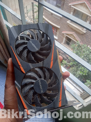 GIGABYTE RX 560 (4GB RAM)